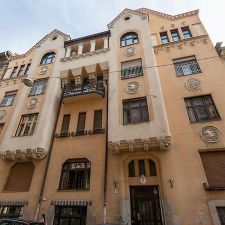 Art Nouveau Apartment บูดาเปสต์ ภายนอก รูปภาพ