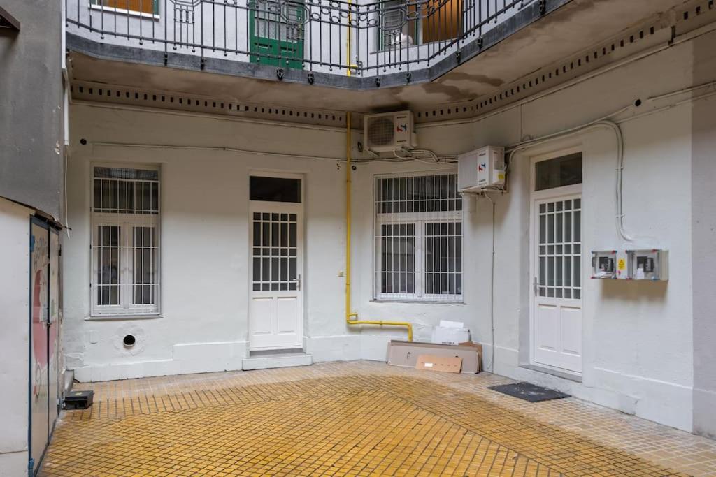 Art Nouveau Apartment บูดาเปสต์ ภายนอก รูปภาพ