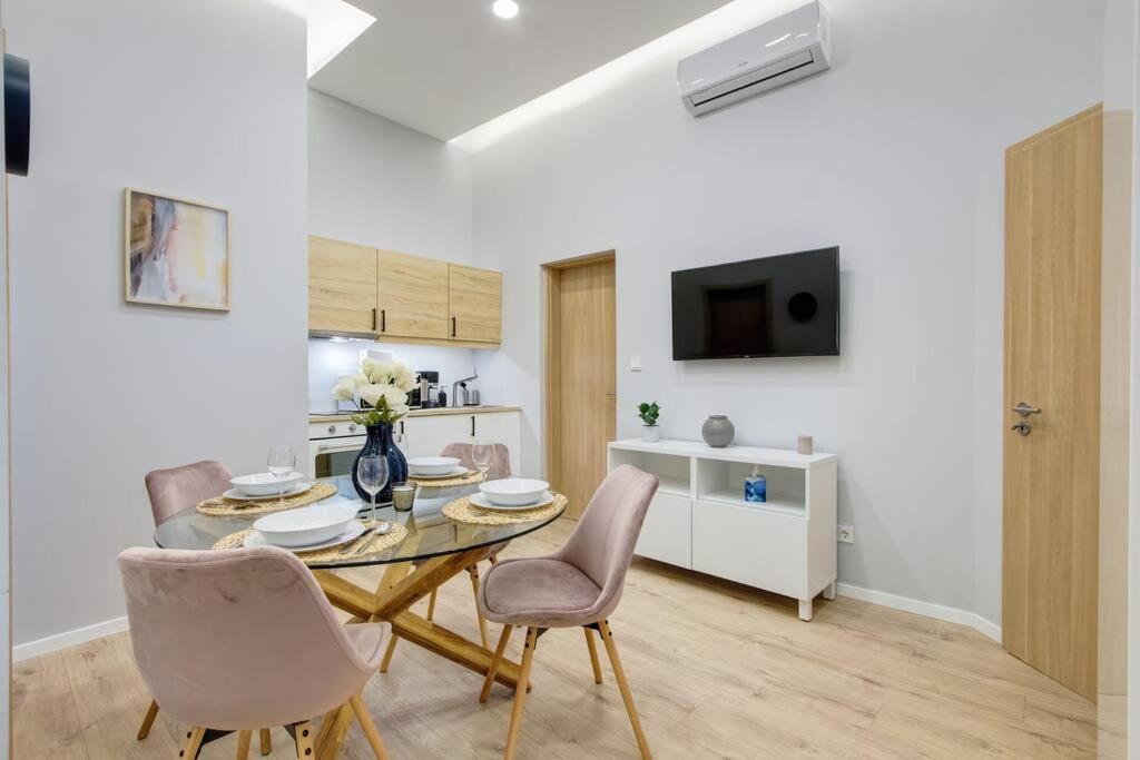 Art Nouveau Apartment บูดาเปสต์ ภายนอก รูปภาพ